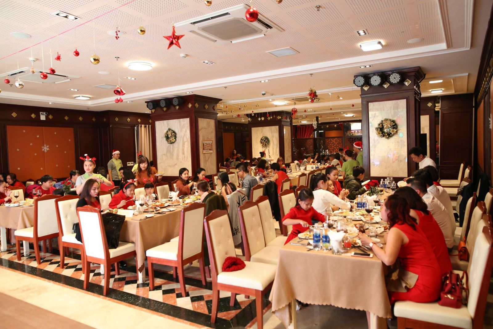 TOP 5 BEST HOTELS WITH THE MOST BEAUTIFUL CHRISTMAS DECORATION IN DANANG