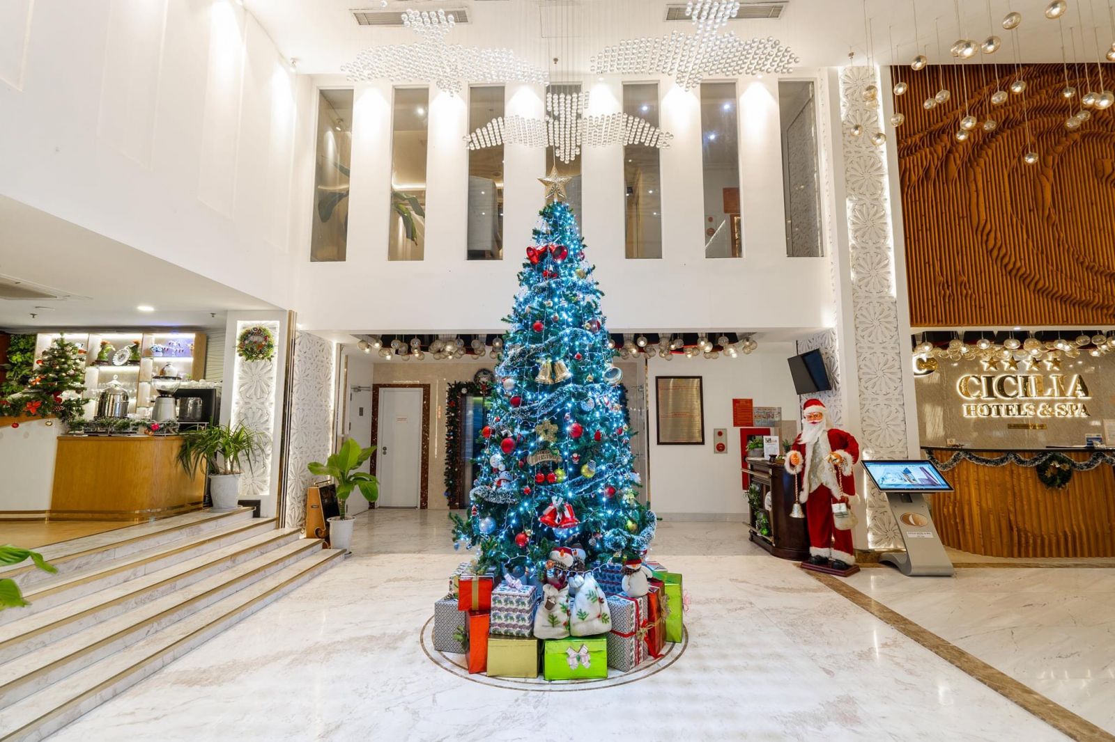 TOP 5 BEST HOTELS WITH THE MOST BEAUTIFUL CHRISTMAS DECORATION IN DANANG