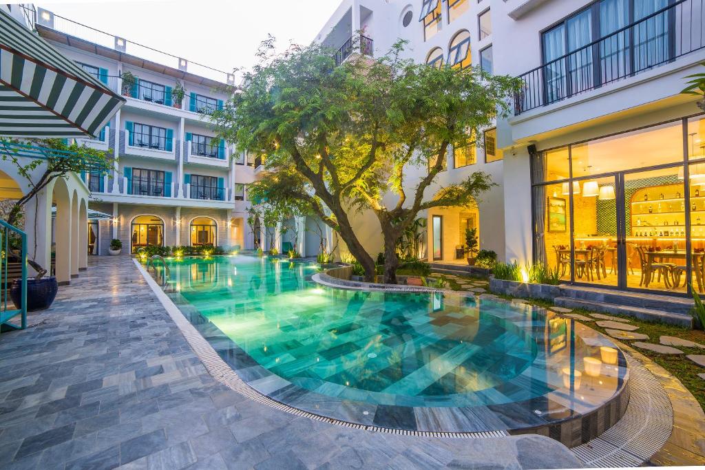 Salmalia Boutique Hotel & Spa có hồ bơi nằm ở trung tâm