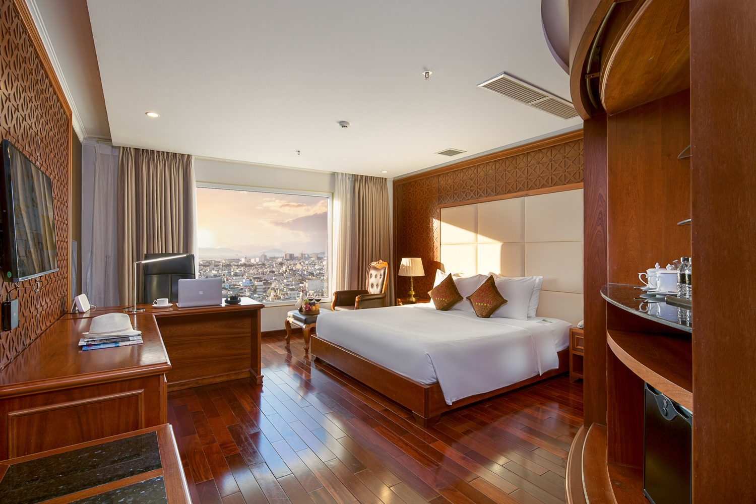 TOP 5 BEST THE 4 -STAR HOTELS IN DA NANG